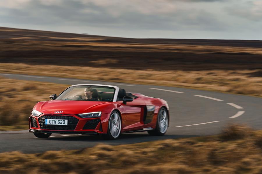  Audi R8 V10 Performance Spyder 2019 года  (UK) (фото 15 из 40)
